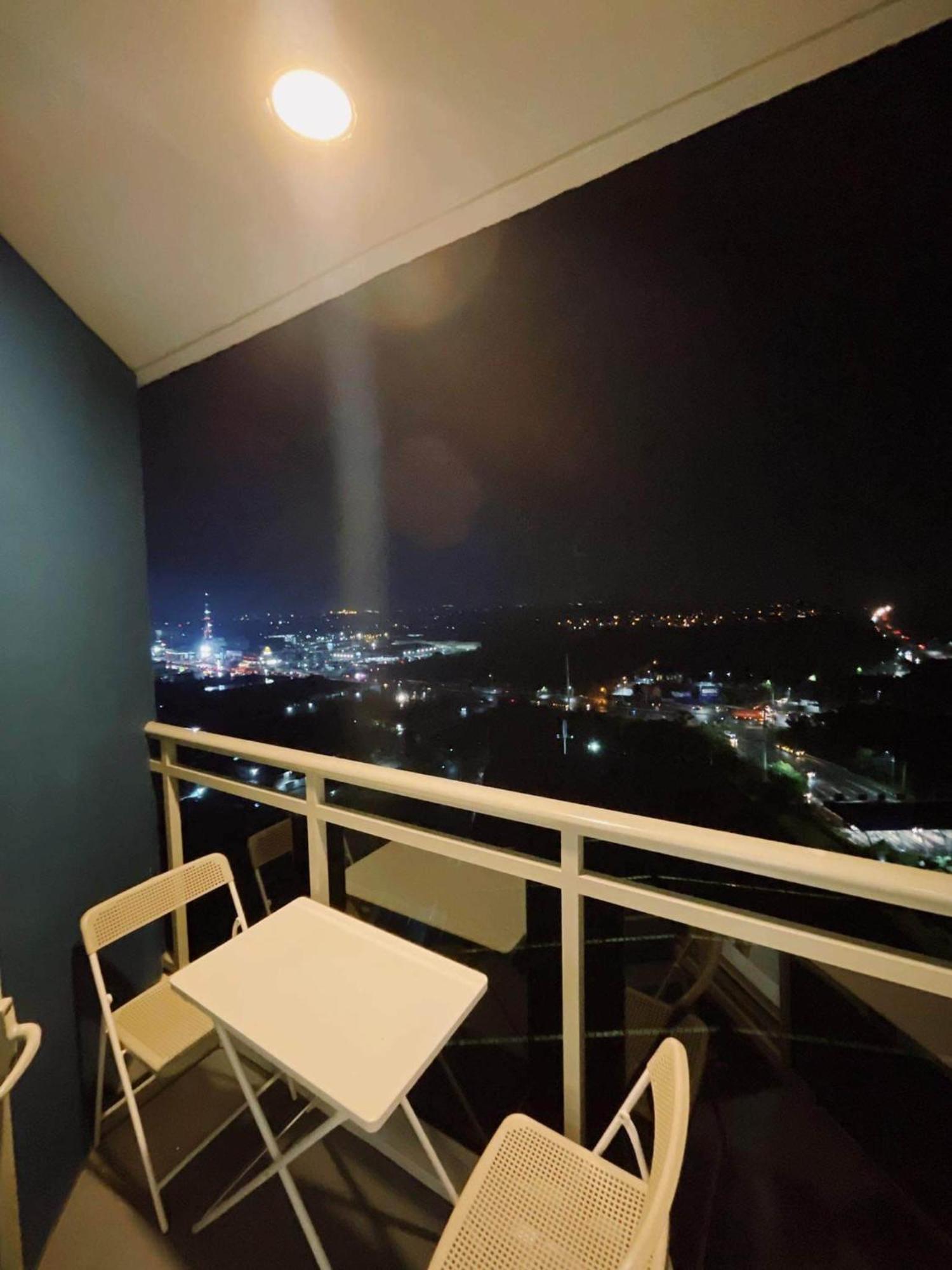 Azure North Studio Units Located In 17Th Floor And Above San Fernando  Εξωτερικό φωτογραφία