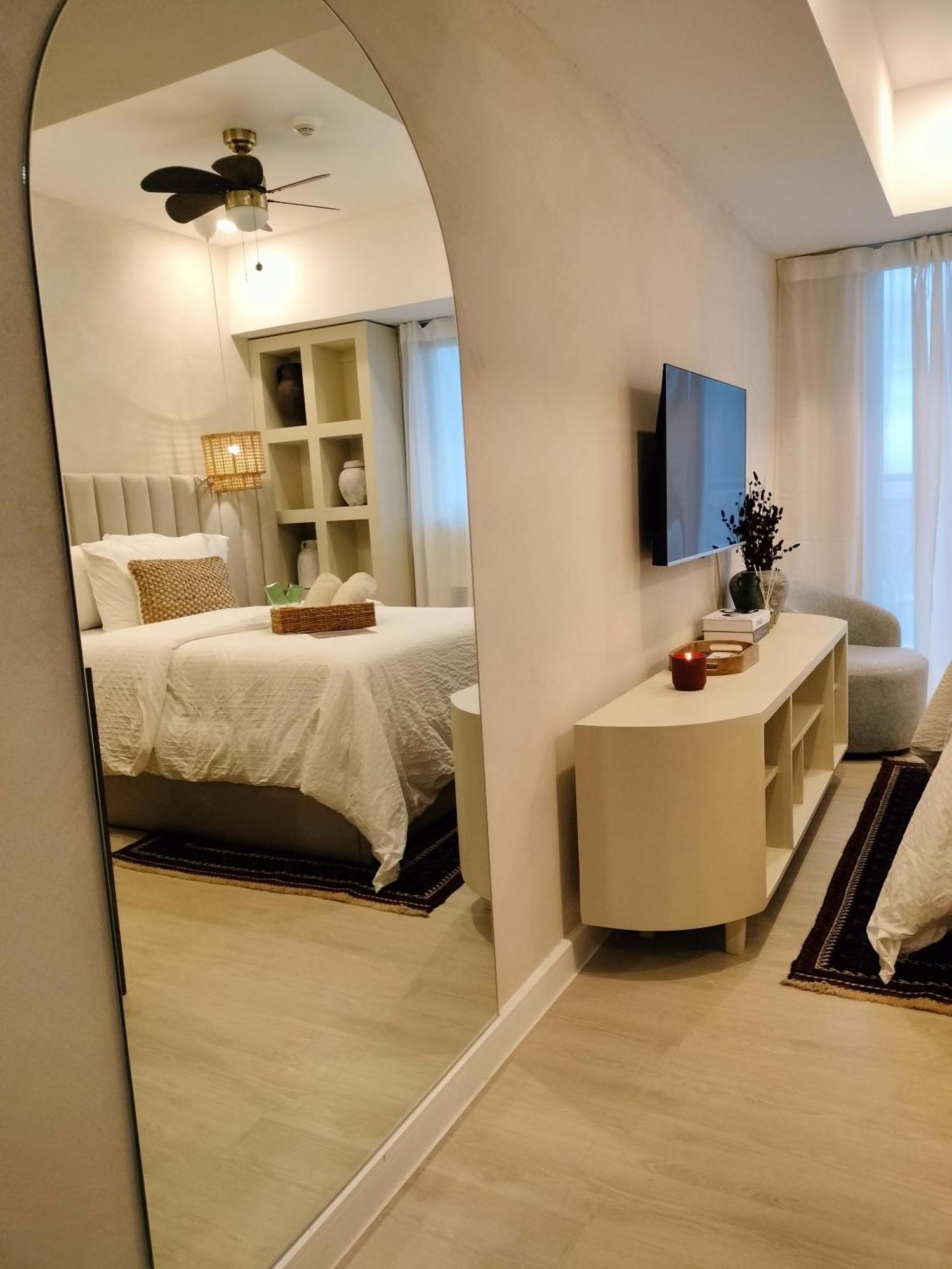 Azure North Studio Units Located In 17Th Floor And Above San Fernando  Εξωτερικό φωτογραφία